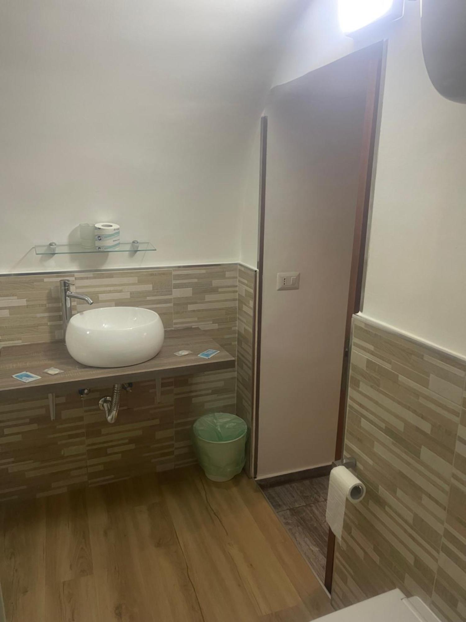 B&B Chez Moi Νάπολη Εξωτερικό φωτογραφία