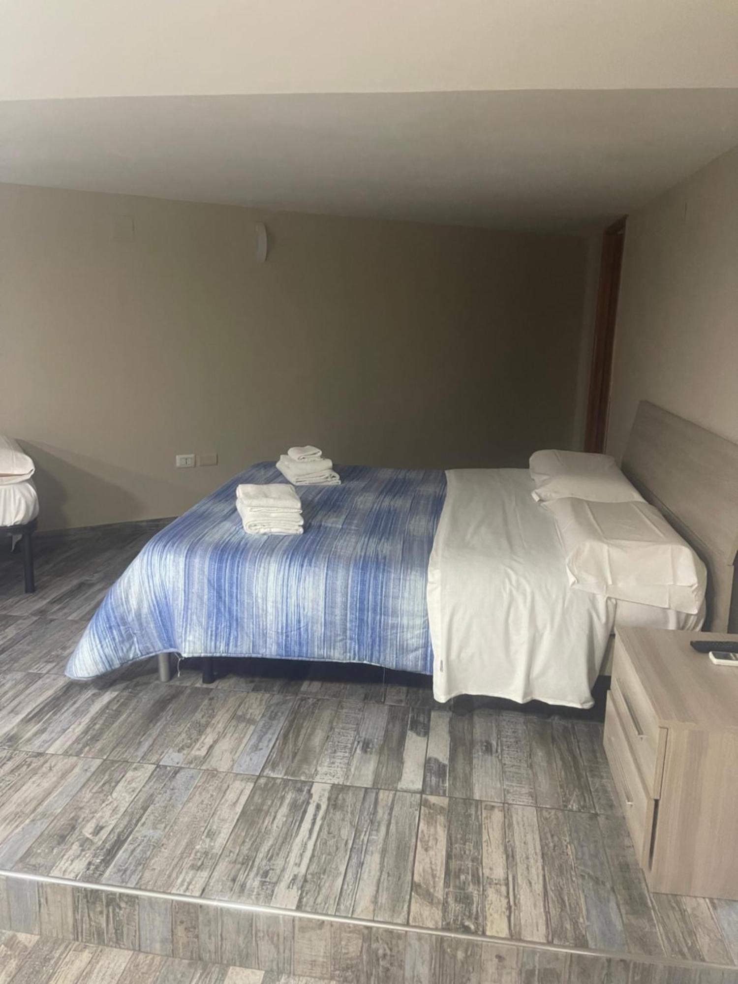 B&B Chez Moi Νάπολη Εξωτερικό φωτογραφία
