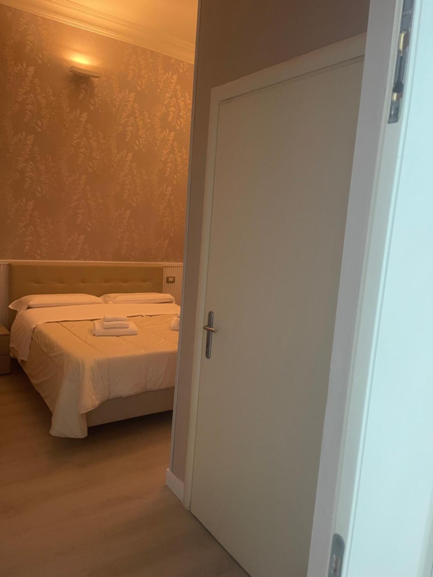 B&B Chez Moi Νάπολη Εξωτερικό φωτογραφία