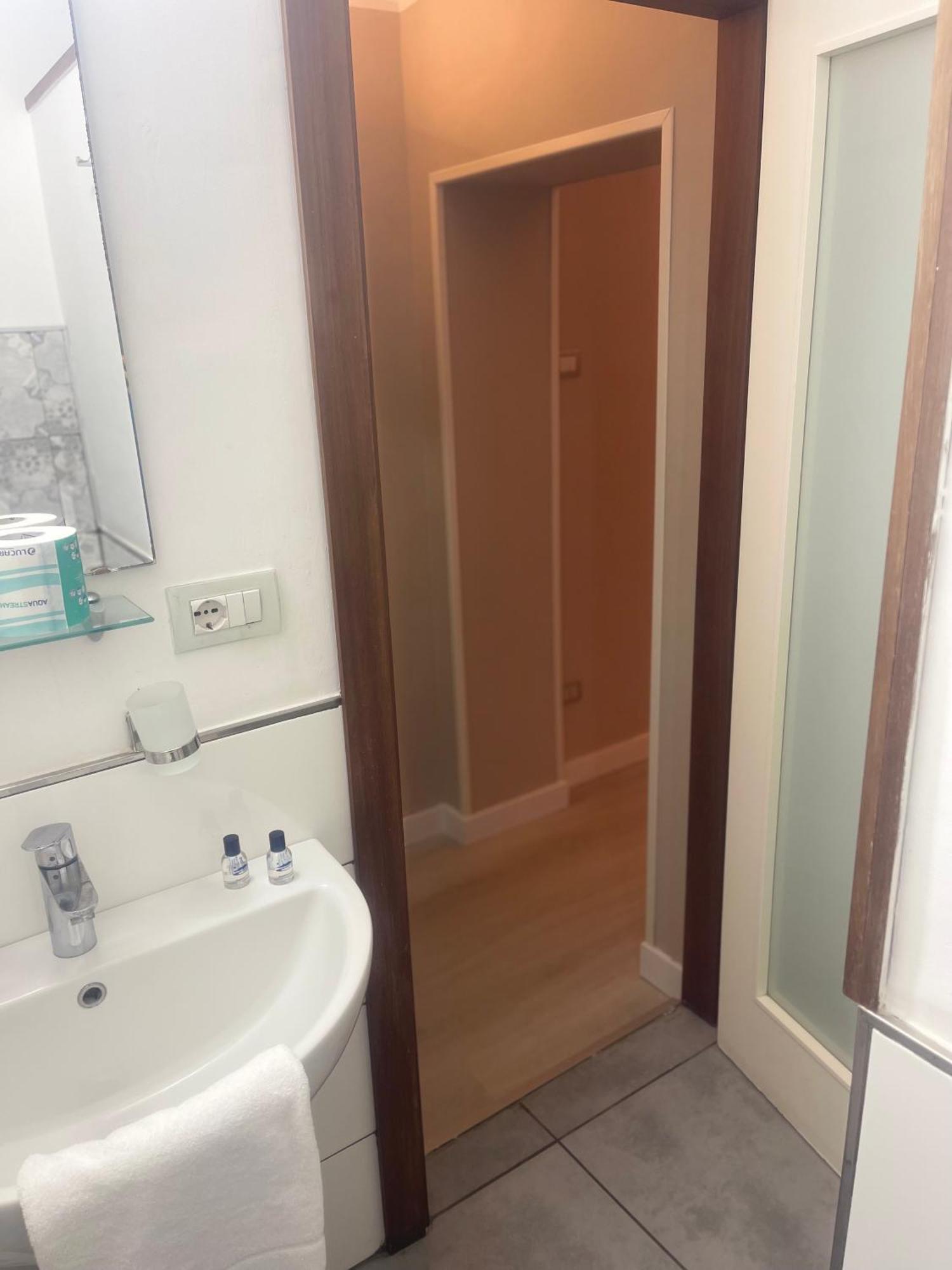 B&B Chez Moi Νάπολη Εξωτερικό φωτογραφία