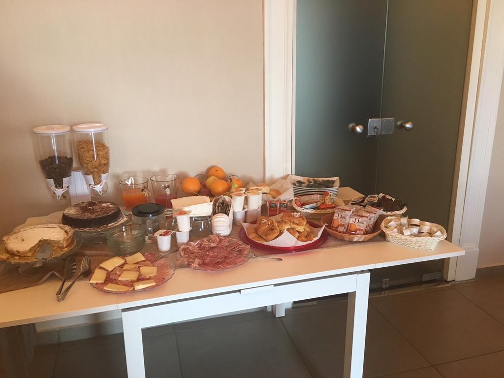 B&B Chez Moi Νάπολη Εξωτερικό φωτογραφία