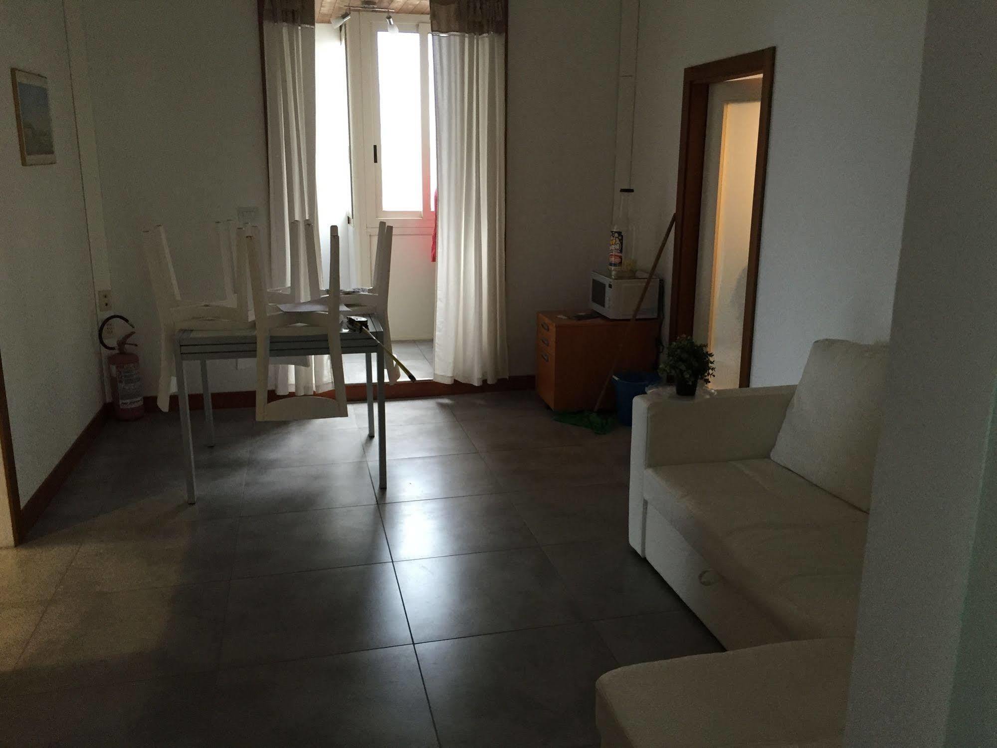 B&B Chez Moi Νάπολη Εξωτερικό φωτογραφία